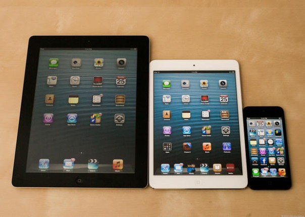 iPad mini vs. klasický iPad, který je lepší pro malé dítě?